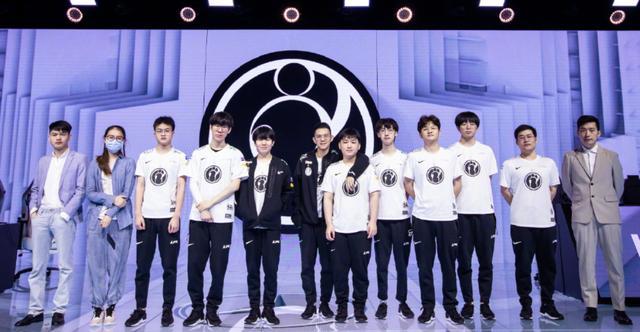 得如此殊荣 得如此殊荣