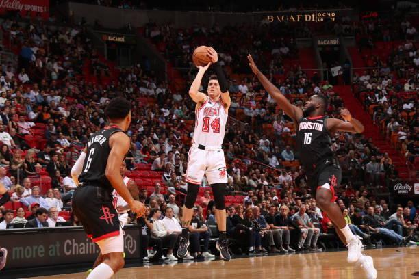 受到赛事的 受到赛事的