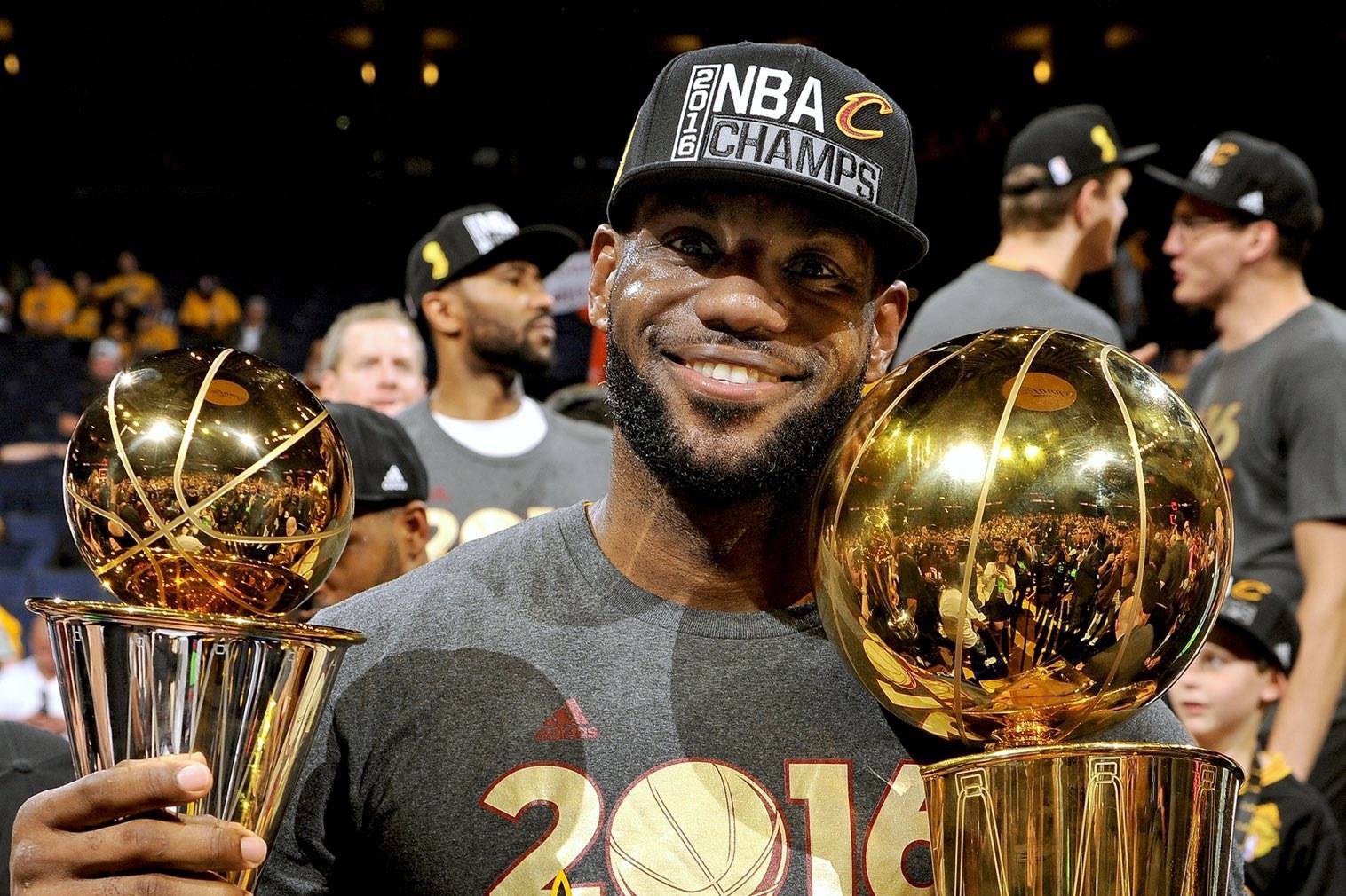 且在常年高 且在常年高