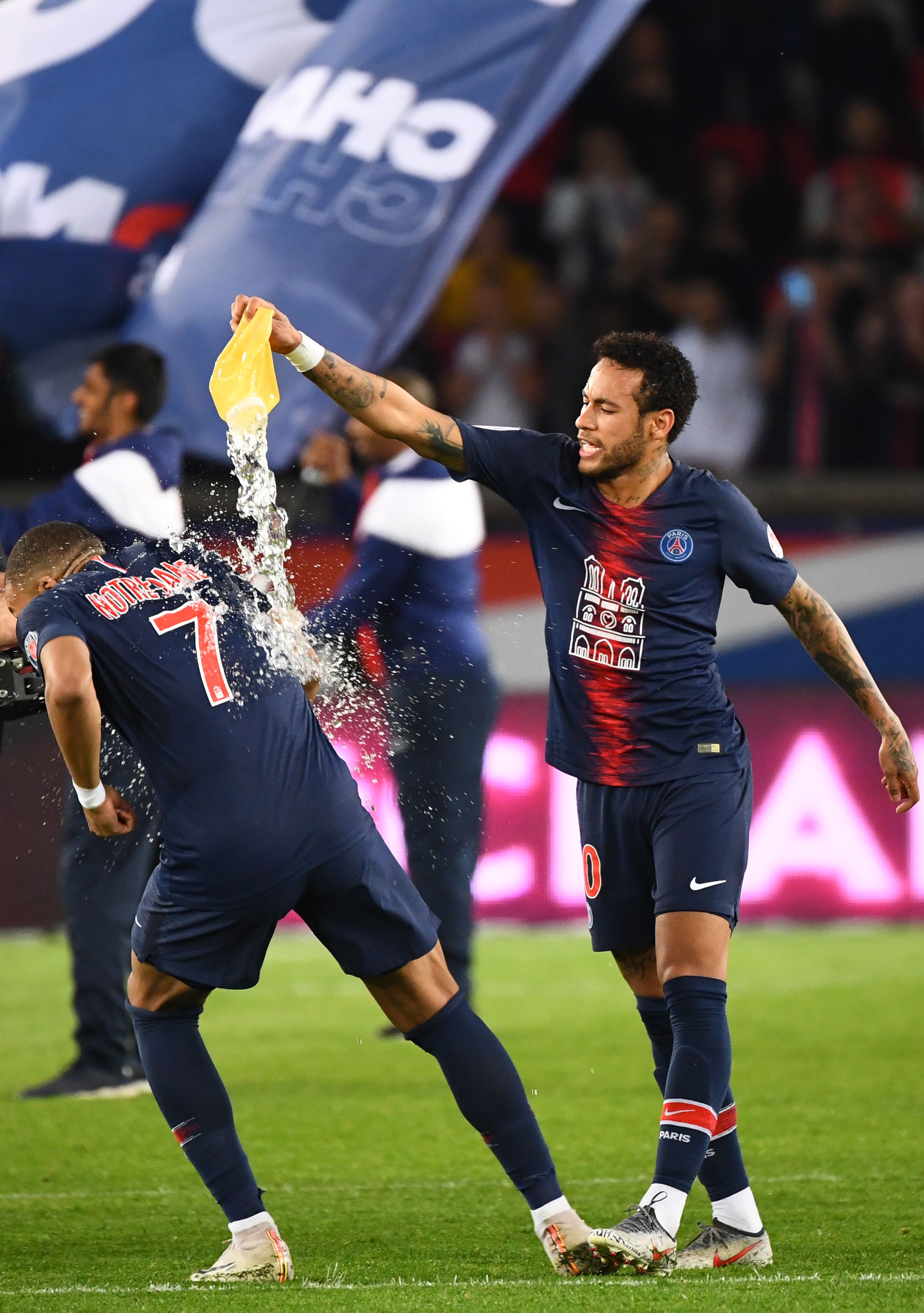 纵向位移的 纵向位移的